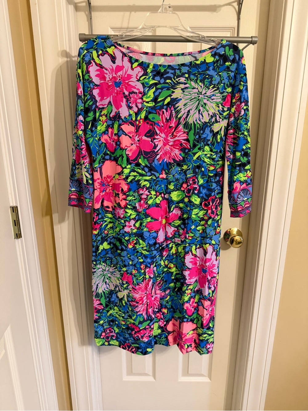 ChillyLilly Pulitzer Braedyn UPF 50+ Festive Fantasy Shift Dress Size Medium EUC